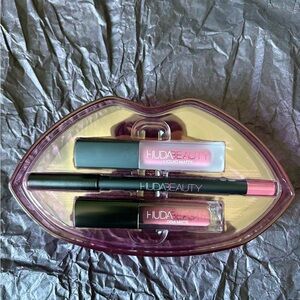 HUDA BEAUTY Liquid Matte Lipstick Set - “Trophy wife/ Sheikha”